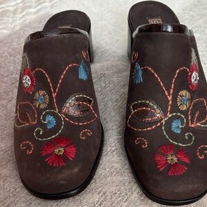 Brighton Brown Mules with Colorful Embroidery